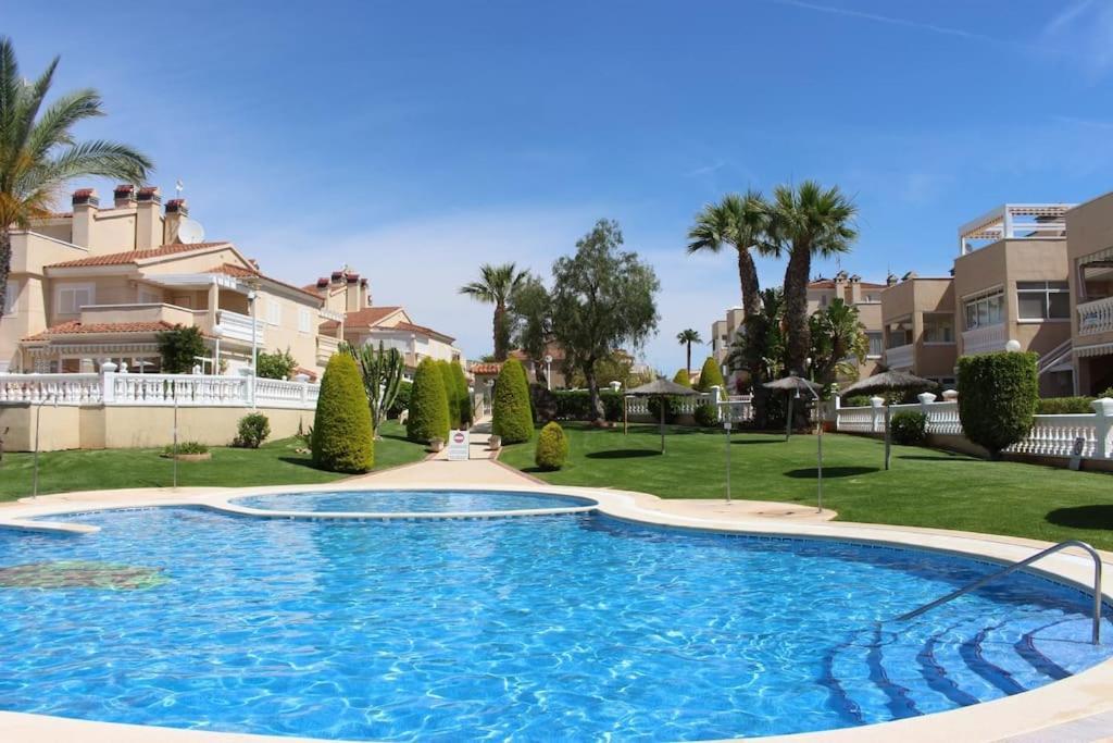 Apartament Z Duzym Tarasem Na Pieknym Osiedlu Orihuela Ngoại thất bức ảnh